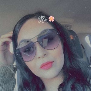 Meet your Posher, Adriana